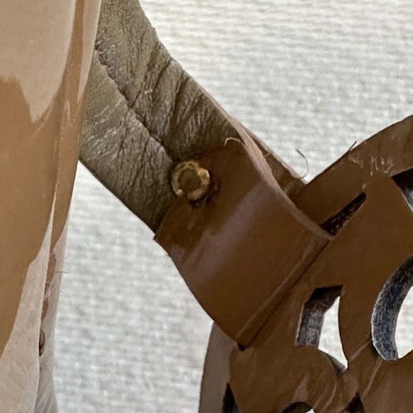 Tory Burch Miller Patent Sandals in Tan Size 9 VGUC - Picture 12 of 16